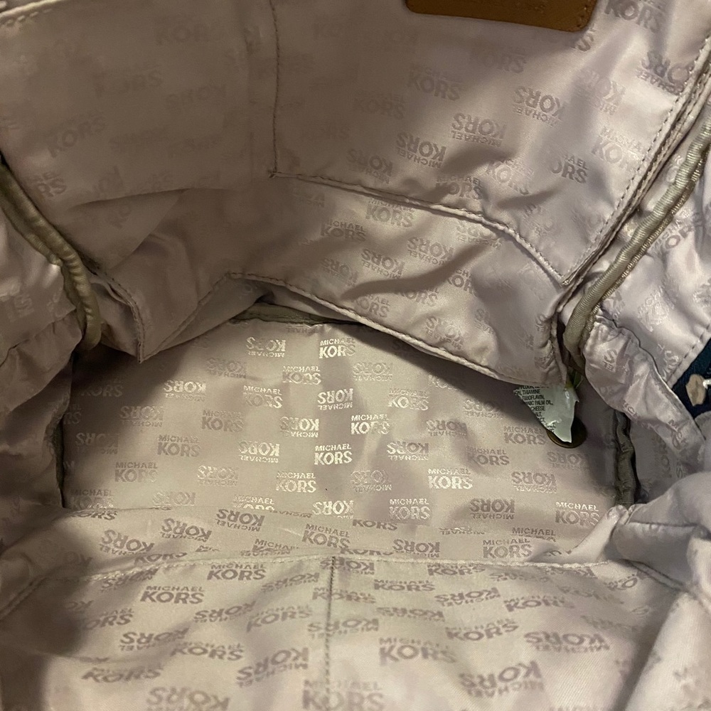 Michael kors back pack - Picture 4 of 4
